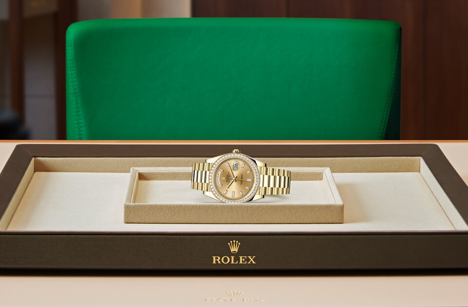 Rolex Day-Date de Oyster, 40 mm, oro amarillo y diamantes, m228348rbr-0002 - Viste Frontal acostado