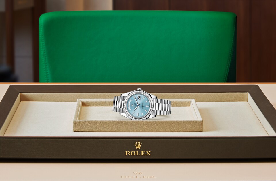 Rolex Day-Date de Oyster, 40 mm, platino y diamantes, m228396tbr-0002 - Viste Frontal acostado